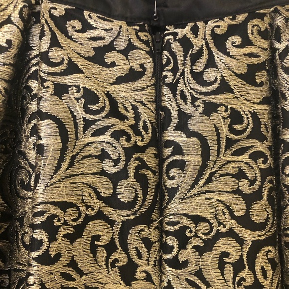 Skirt - Picture 2 of 4